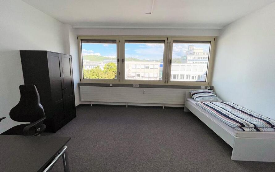 GästeZimmer mit Wlan, Gästeküche, EtagenDuscheWc, Waschmaschine, Trockner