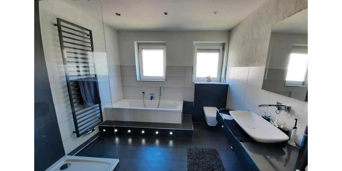 Wohnen auf Zeit Tuttlingen - 2 Zimmer, 104 m&sup2;, 750&euro; | Angebot:26415435