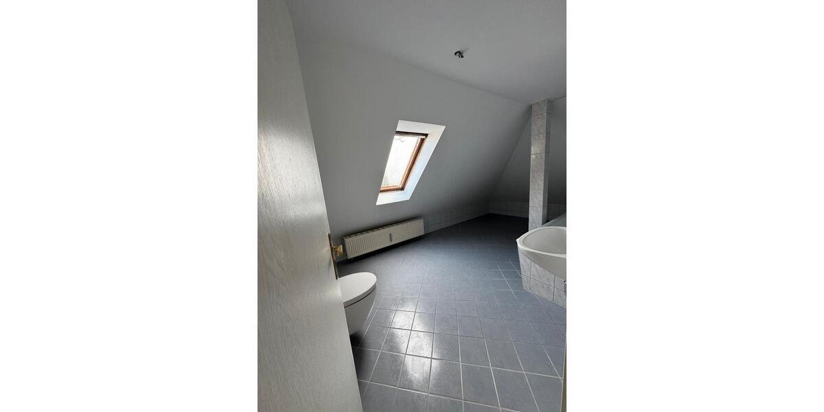 Dachgeschoßwohnung Dresden Cotta - 3 Zimmer, 82 m&sup2;, 1.000&euro; | Angebot:26578294