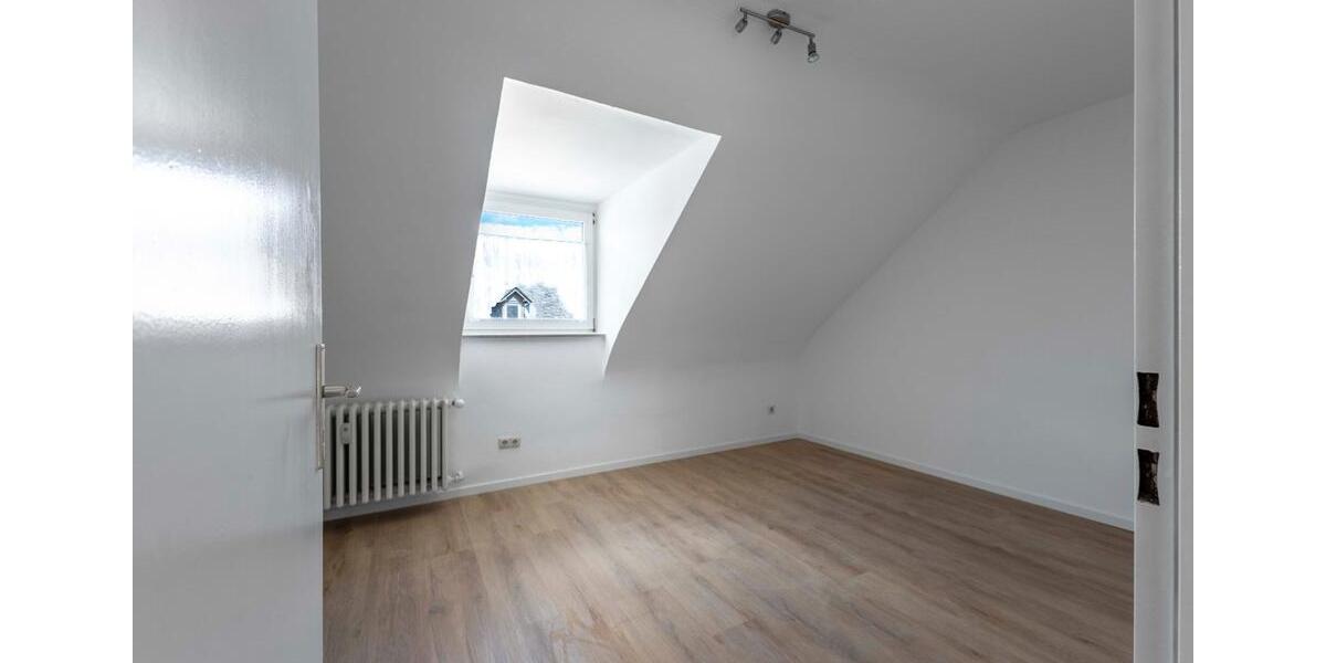 Dachgeschoßwohnung Mertesdorf - 2 Zimmer, 32 m&sup2;, 420&euro; | Angebot:26676355