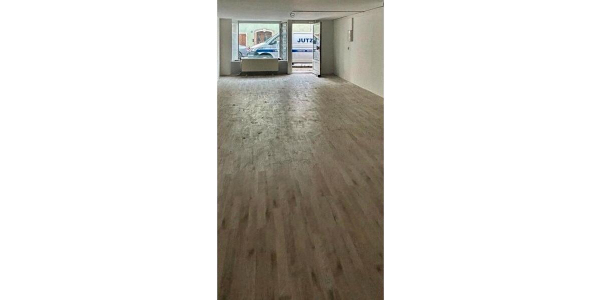 Etagenwohnung Roßwein - 7 Zimmer, 160 m&sup2;, 900&euro; | Angebot:26446785
