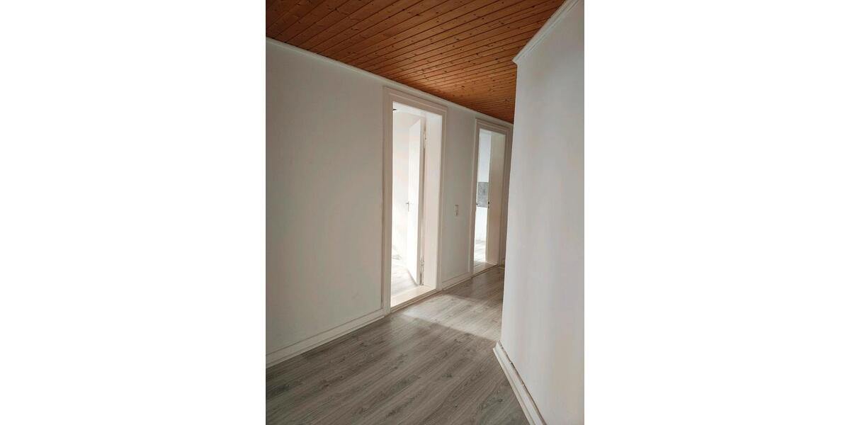 Etagenwohnung Bremerhaven - 4 Zimmer, 116 m&sup2;, 850&euro; | Angebot:24778611