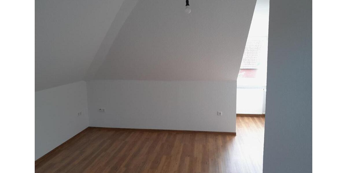 Dachgeschoßwohnung Martfeld - 3 Zimmer, 100 m&sup2;, 650&euro; | Angebot:26232176