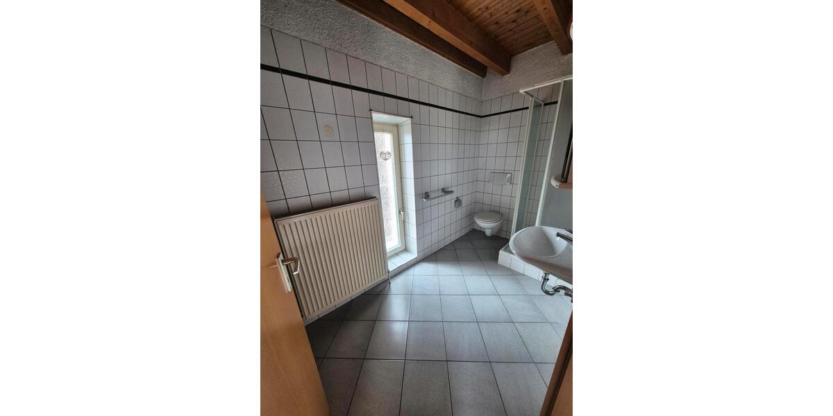Etagenwohnung Homburg - 4 Zimmer, 85 m&sup2;, 750&euro; | Angebot:25022297