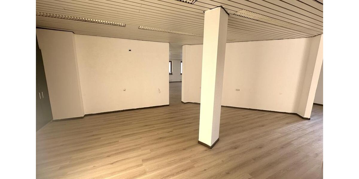 Sichtbar. Zentral. Flexibel. - Helle Gewerbefläche in beliebter Backnanger Lage! zimmer