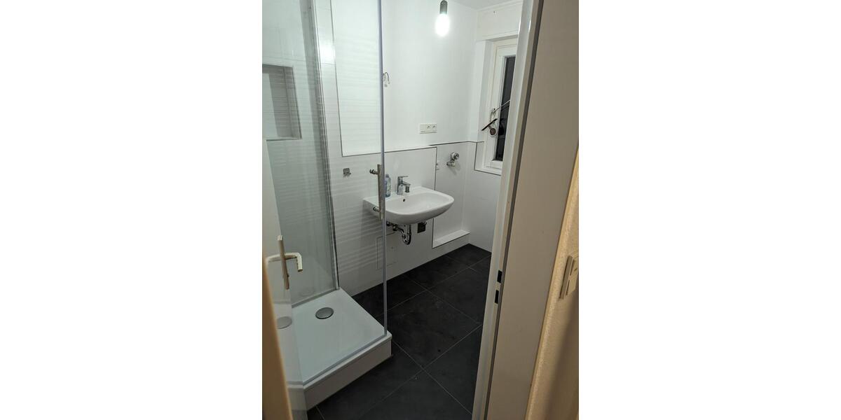 Etagenwohnung Wiesbaden Biebrich - 4 Zimmer, 96 m&sup2;, 1.400&euro; | Angebot:24946520