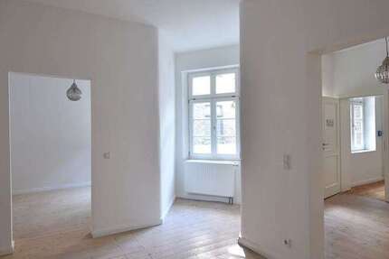 Haus zum Mieten in Düsseldorf 4.500 € 257.64 m²