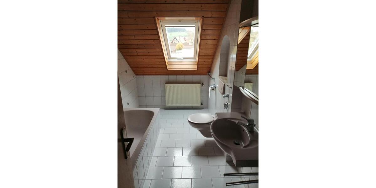 Dachgeschoßwohnung Donaueschingen - 4 Zimmer, 100 m&sup2;, 1.100&euro; | Angebot:24764265