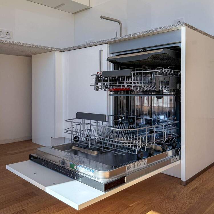 Schlau und effizient geschnittene Wohnung - Bodentiefe Fenster, viel Licht und mitten in der Stadt 2 zimmer