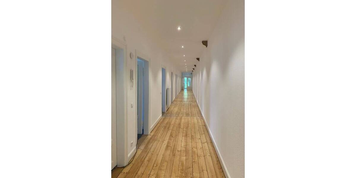 Etagenwohnung Baden-Baden Innenstadt - 4 Zimmer, 170 m&sup2;, 980&euro; | Angebot:26310300