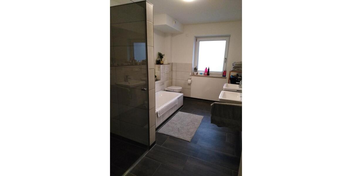 Erdgeschoßwohnung Leiblfing - 3 Zimmer, 83 m&sup2;, 740&euro; | Angebot:26676159
