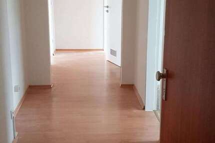 Wohnung Maxdorf - 3 Zimmer, 98 m&sup2;, 980&euro; | Angebot:25993804