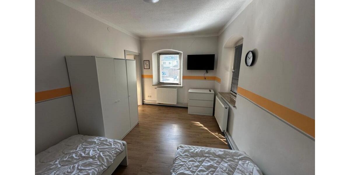 Wohnen auf Zeit Wunsiedel - 10 Zimmer, 70 m&sup2;, 25&euro; | Angebot:23569877