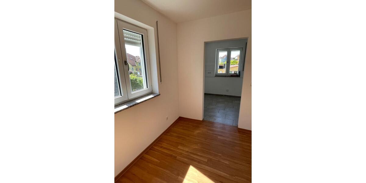 Etagenwohnung Parsberg - 3 Zimmer, 86 m&sup2;, 900&euro; | Angebot:26690736