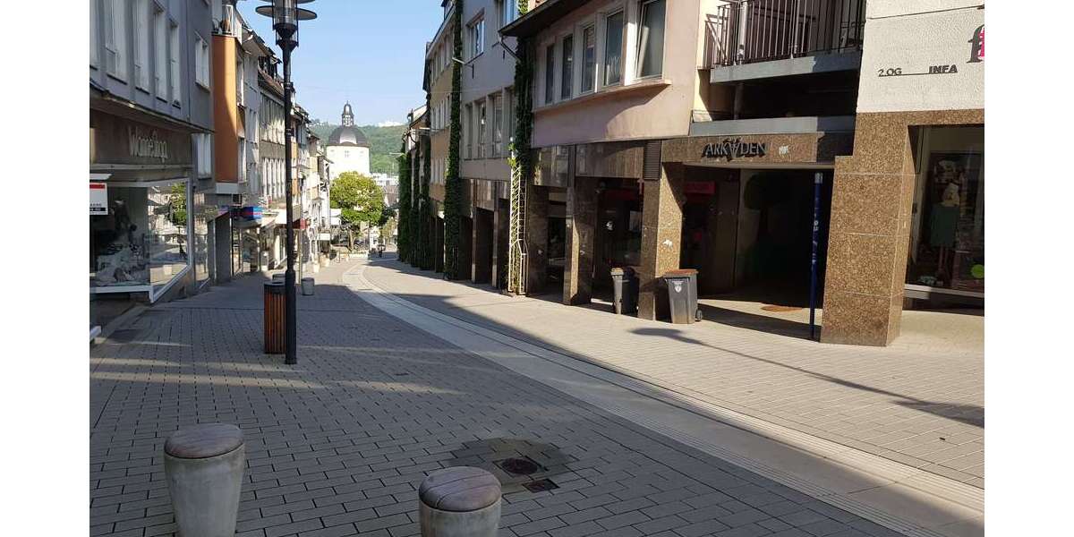 Etagenwohnung Siegen - 4 Zimmer, 111 m&sup2;, 1.000&euro; | Angebot:26754102