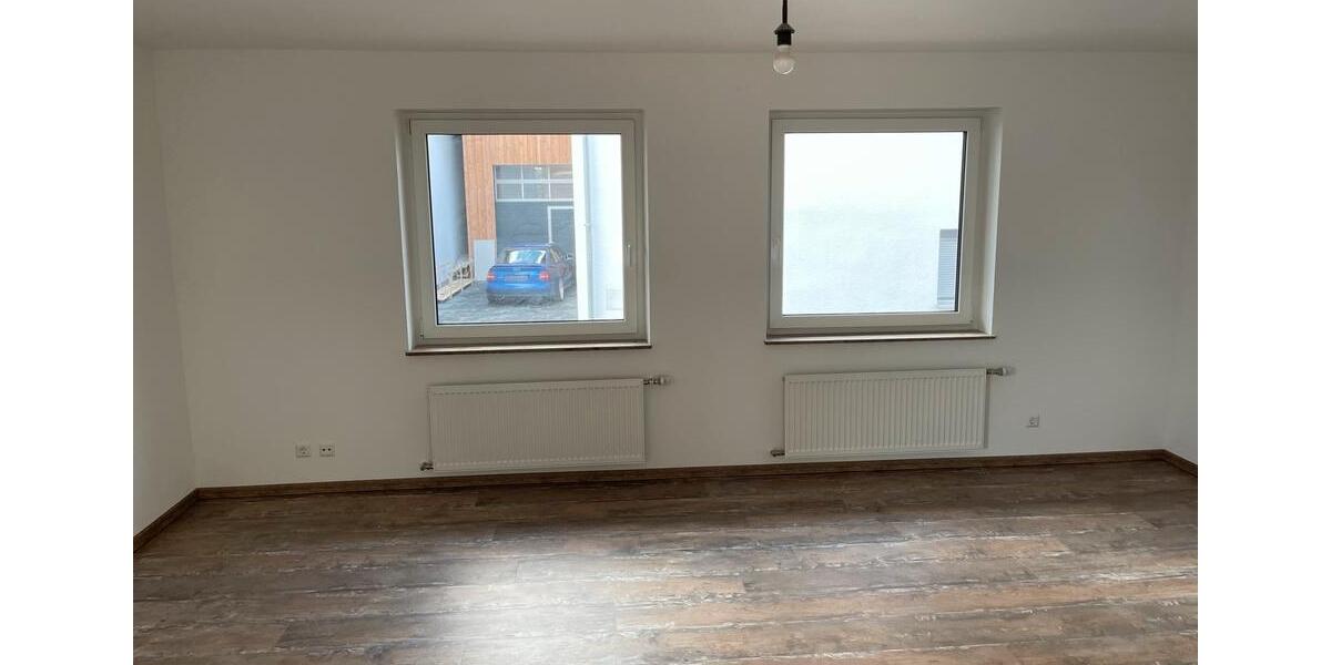 Erdgeschoßwohnung Brackenheim - 3 Zimmer, 110 m&sup2;, 1.300&euro; | Angebot:24638374