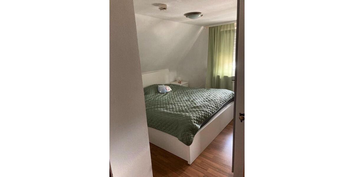 Dachgeschoßwohnung Friedrichsdorf - 4 Zimmer, 75 m&sup2;, 1.000&euro; | Angebot:27617521