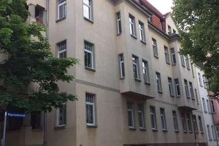 Wohnung Halle Südliche Innenstadt - 2 Zimmer, 67 m&sup2;, 500&euro; | Angebot:27452180