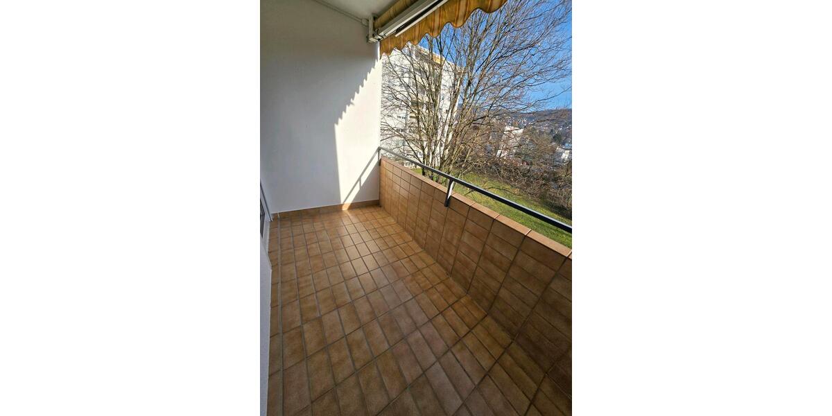 Helle renovierte 3-Zimmer-Wohnung mit Balkon 3 zimmer