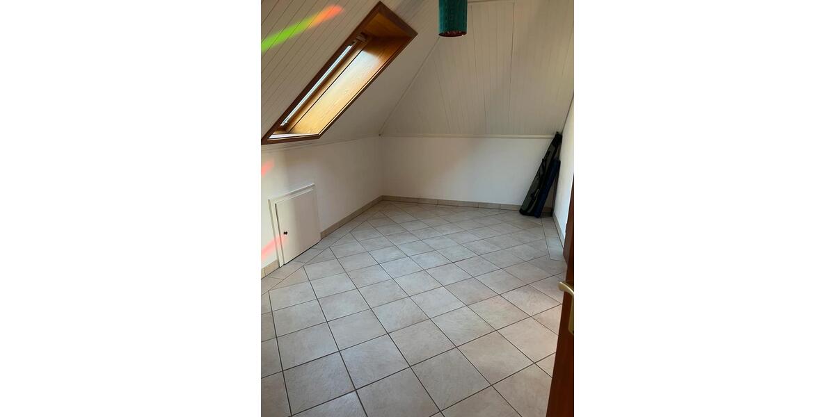 Dachgeschoßwohnung Malente - 3 Zimmer, 97 m&sup2;, 1.120&euro; | Angebot:26094423