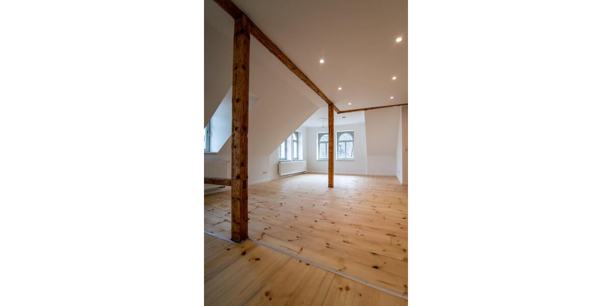 Dachgeschoßwohnung Burgstädt - 5 Zimmer, 136 m&sup2;, 1.150&euro; | Angebot:24353946