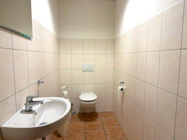 Gewerbeobjekt Güstrow - 1 Zimmer, 32 m&sup2;, 320&euro; | Angebot:24114849