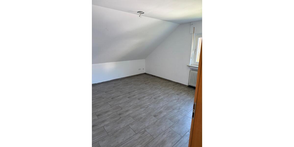 Dachgeschoßwohnung Wilnsdorf - 3 Zimmer, 75 m&sup2;, 620&euro; | Angebot:26517424