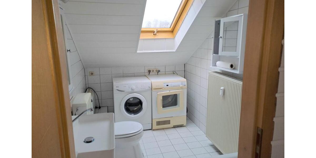 Dachgeschoßwohnung Egglham - 4 Zimmer, 88 m&sup2;, 460&euro; | Angebot:23751513