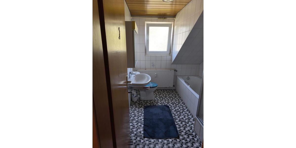 Dachgeschoßwohnung Betzdorf - 4 Zimmer, 90 m&sup2;, 900&euro; | Angebot:26521250