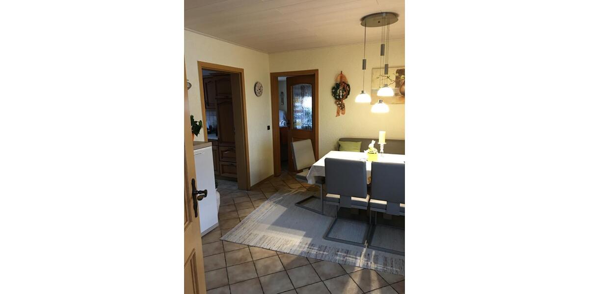 Etagenwohnung Mintraching - 3 Zimmer, 95 m&sup2;, 770&euro; | Angebot:25965980