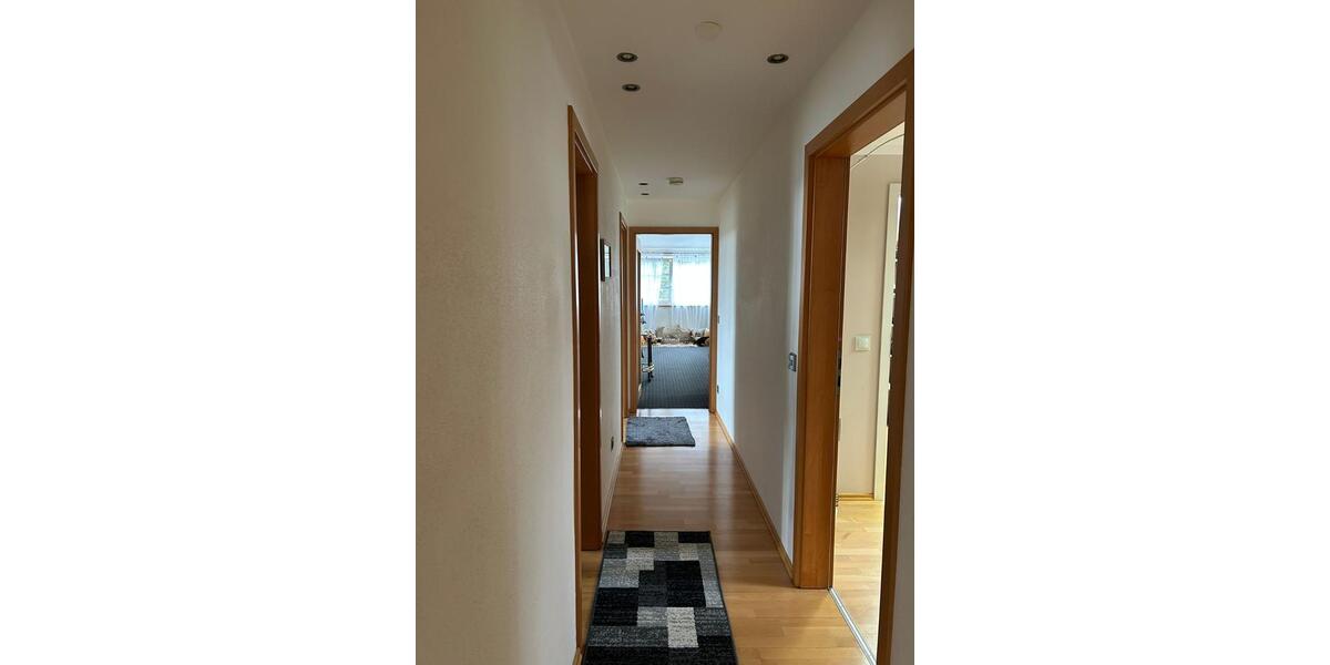 Dachgeschoßwohnung Neuötting - 3 Zimmer, 108 m&sup2;, 1.080&euro; | Angebot:25168717