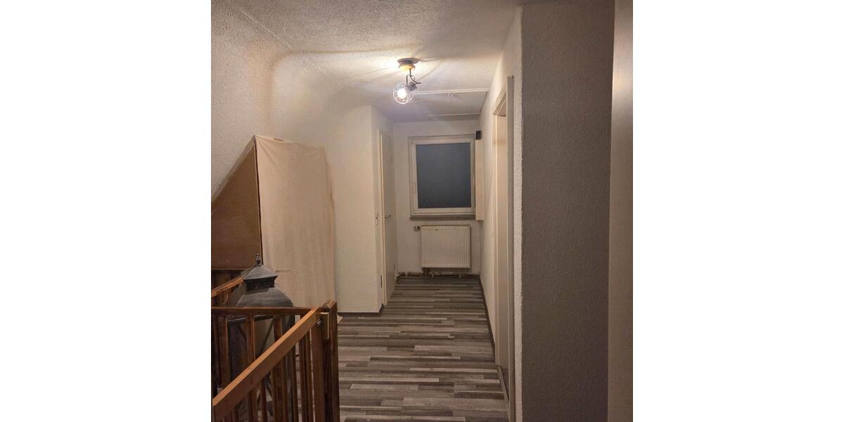 Einfamilienhaus mit Stellplatz und Garten 5 zimmer