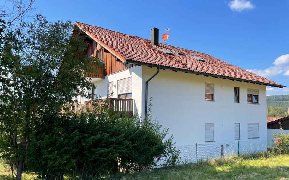 Helle, komplett renovierte 3-Zimmer-Wohnung in Grafenwiesen 3 zimmer