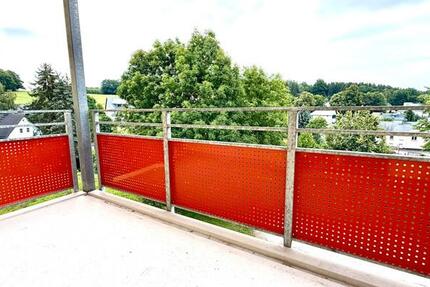 Thum - sanierte 4-Raum-Wohnung mit Balkon! Ruhig und dennoch zentrumsnah!! 4 zimmer