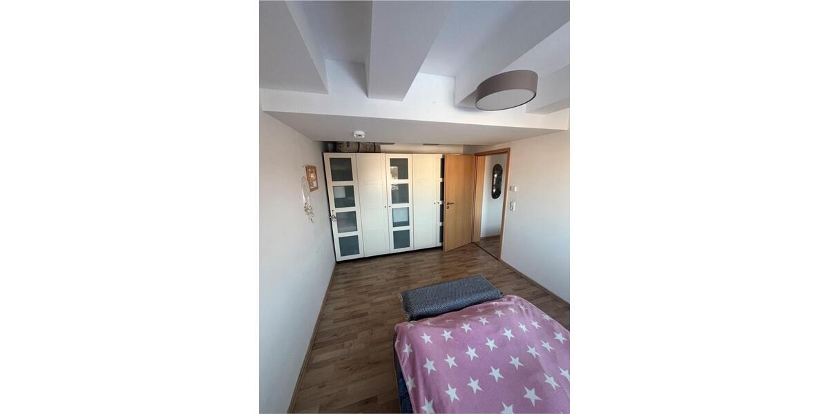 Dachgeschoßwohnung Schwerin Altstadt - 3 Zimmer, 65 m&sup2;, 580&euro; | Angebot:26018042