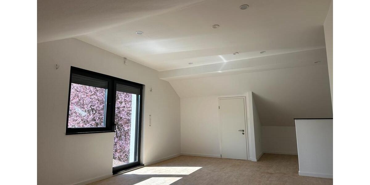 Dachgeschoßwohnung Söhrewald - 3 Zimmer, 86 m&sup2;, 1.000&euro; | Angebot:26125451