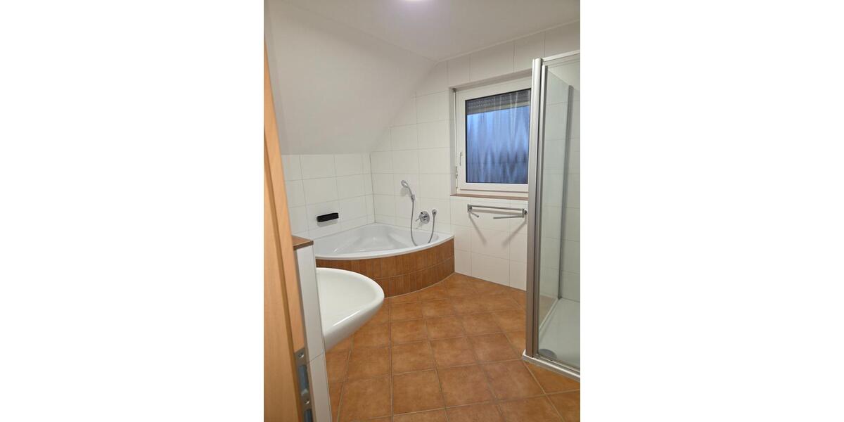 Einfamilienhaus Kirchen (Sieg) - 5 Zimmer, 140 m&sup2;, 1.400&euro; | Angebot:25023013