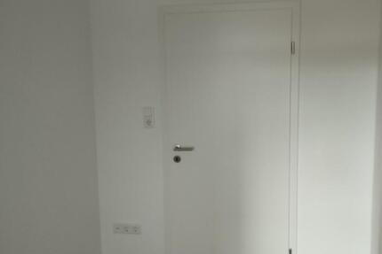 Sanierte, helle 95m2(2,5 Zimmer) Wohnung mit großer Terrasse 2.5 zimmer