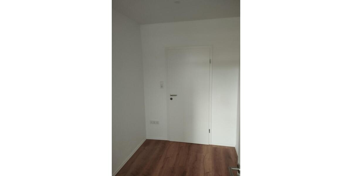 Sanierte, helle 95m2(2,5 Zimmer) Wohnung mit großer Terrasse 2.5 zimmer