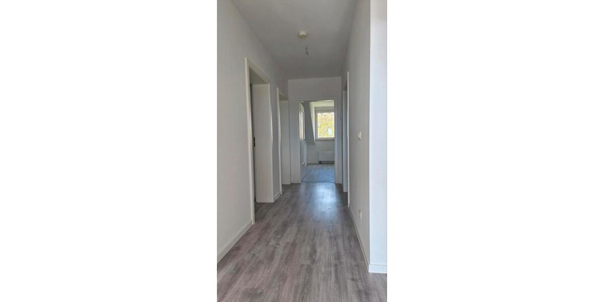 Etagenwohnung Apolda - 3 Zimmer, 92 m&sup2;, 945&euro; | Angebot:26591319