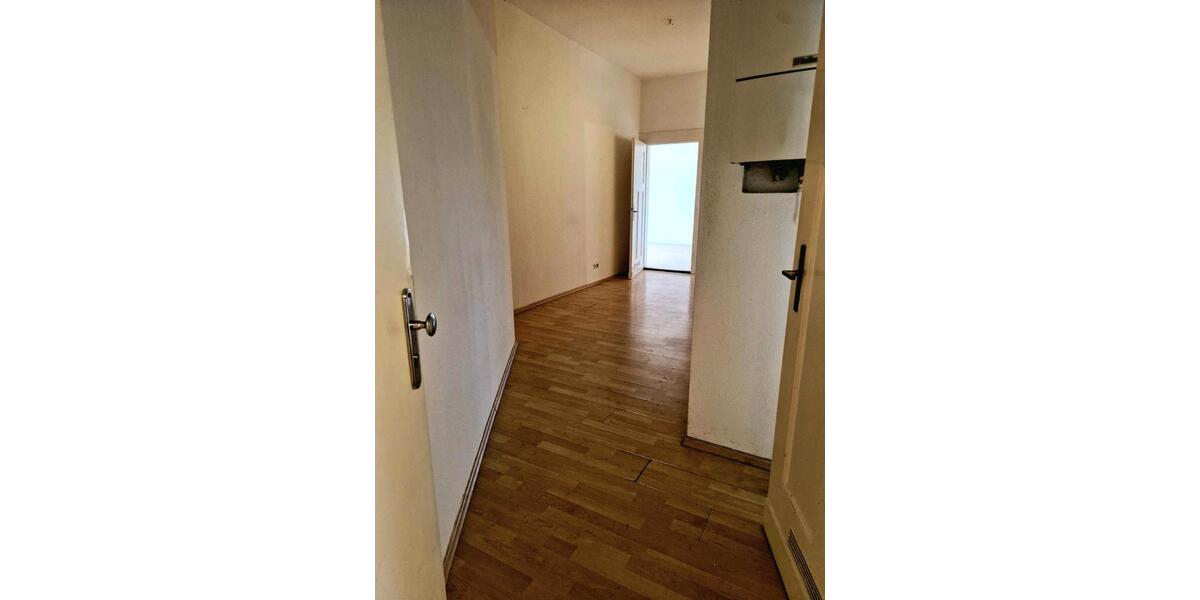 Etagenwohnung Eisleben (Lutherstadt) - 2 Zimmer, 107 m&sup2;, 650&euro; | Angebot:26560360