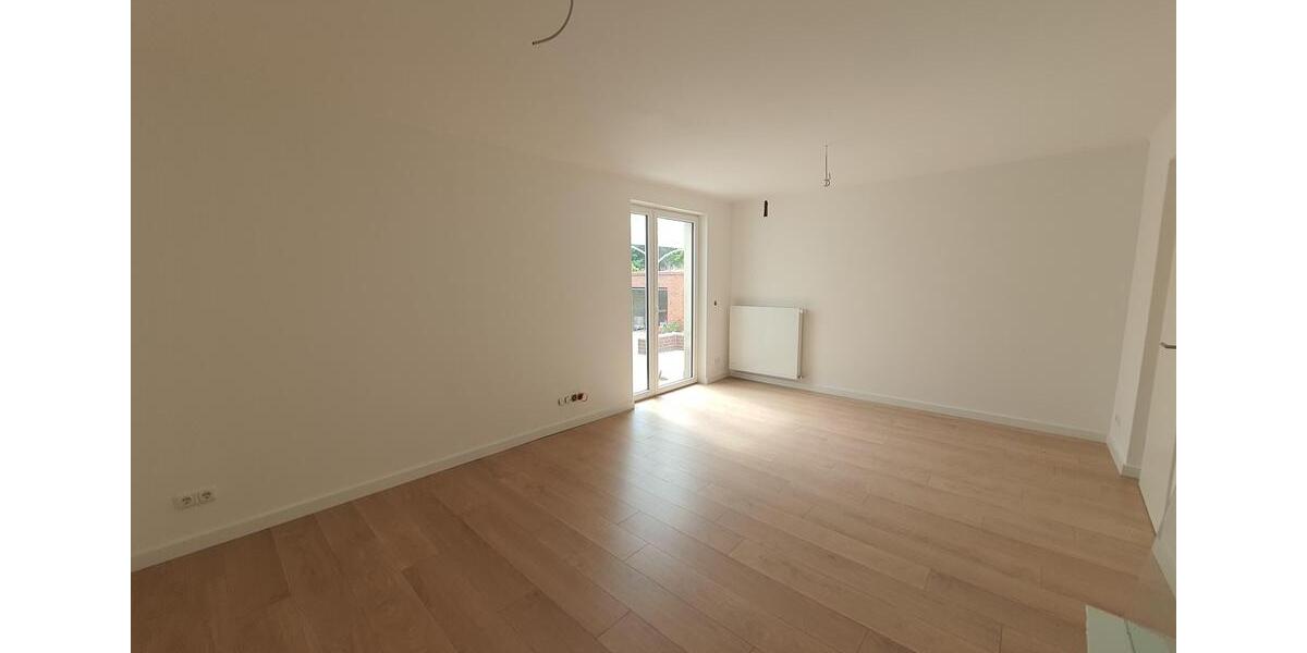 Traumhafte 3 Zimmer EG Wohnung mit zwei Terassen + zwei Garagen + großen Garten zu vermieten 3 zimmer