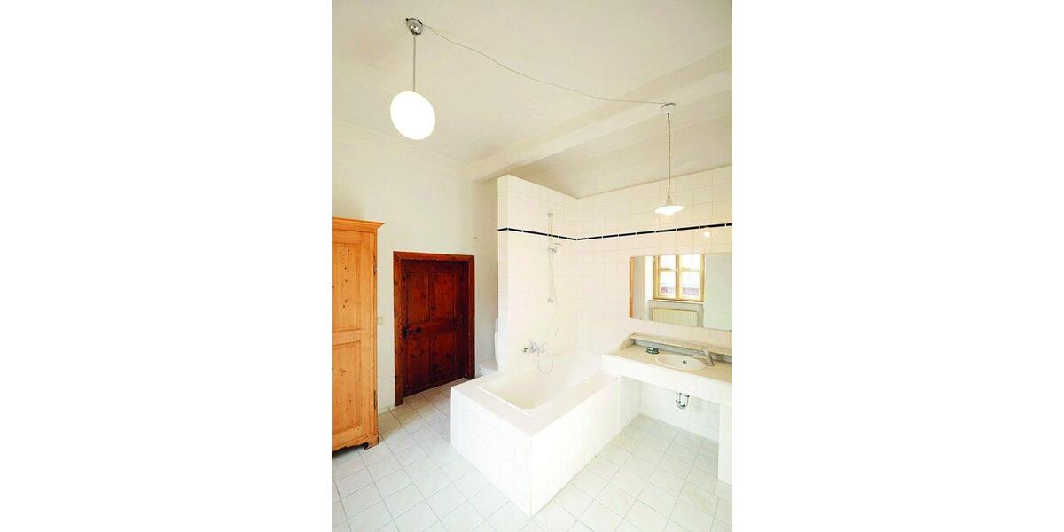 Etagenwohnung Adorf/Vogtland Vogtland - 4 Zimmer, 97 m&sup2;, 698&euro; | Angebot:26236766