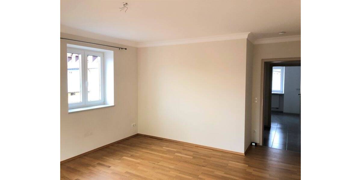 Etagenwohnung Nittenau - 3 Zimmer, 87 m&sup2;, 765&euro; | Angebot:23972871