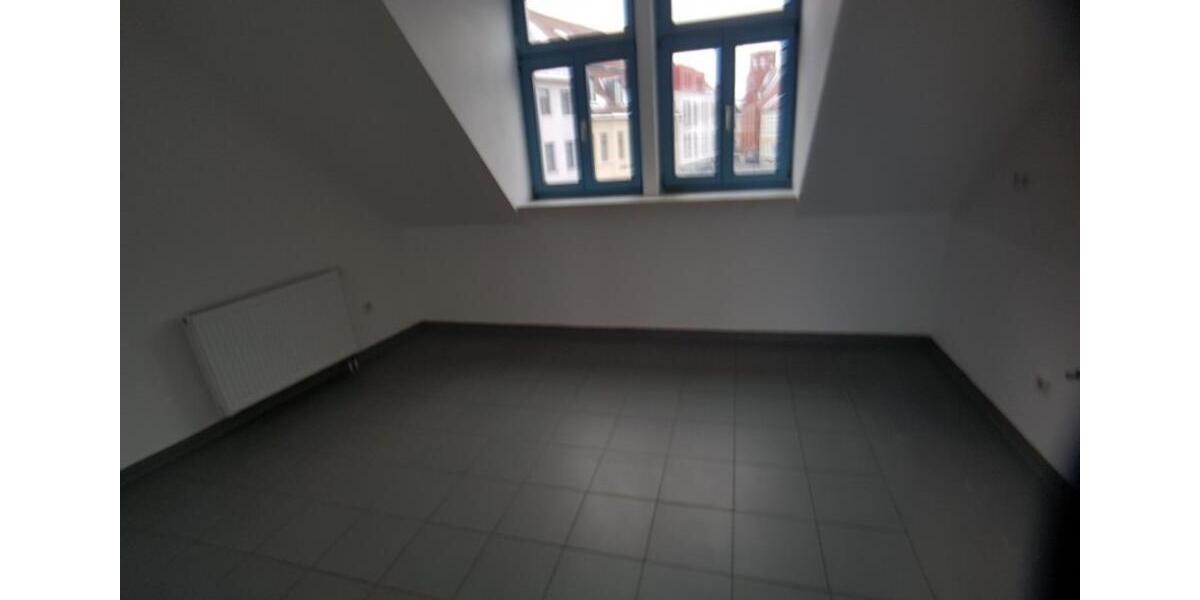 Dachgeschoßwohnung Burg - 3 Zimmer, 101 m&sup2;, 606&euro; | Angebot:25307697