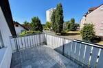 Helle DachWohnung mit Balkon EBK und PKW-Stellplatz!