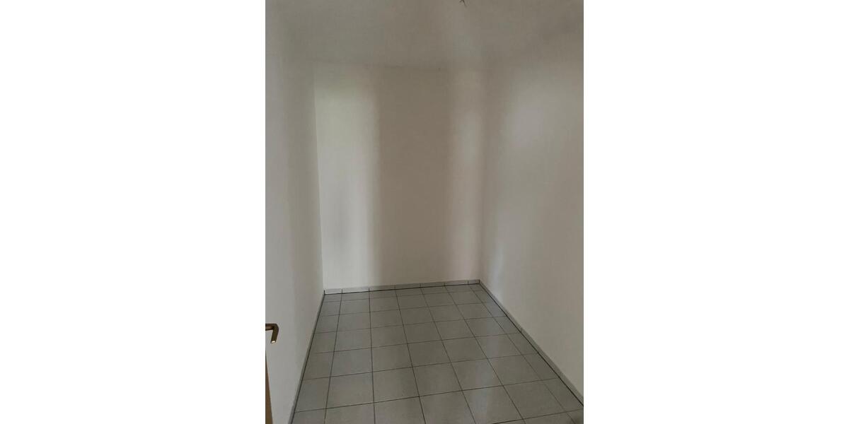 Etagenwohnung Schönebeck (Elbe) - 2 Zimmer, 60 m&sup2;, 360&euro; | Angebot:26300195