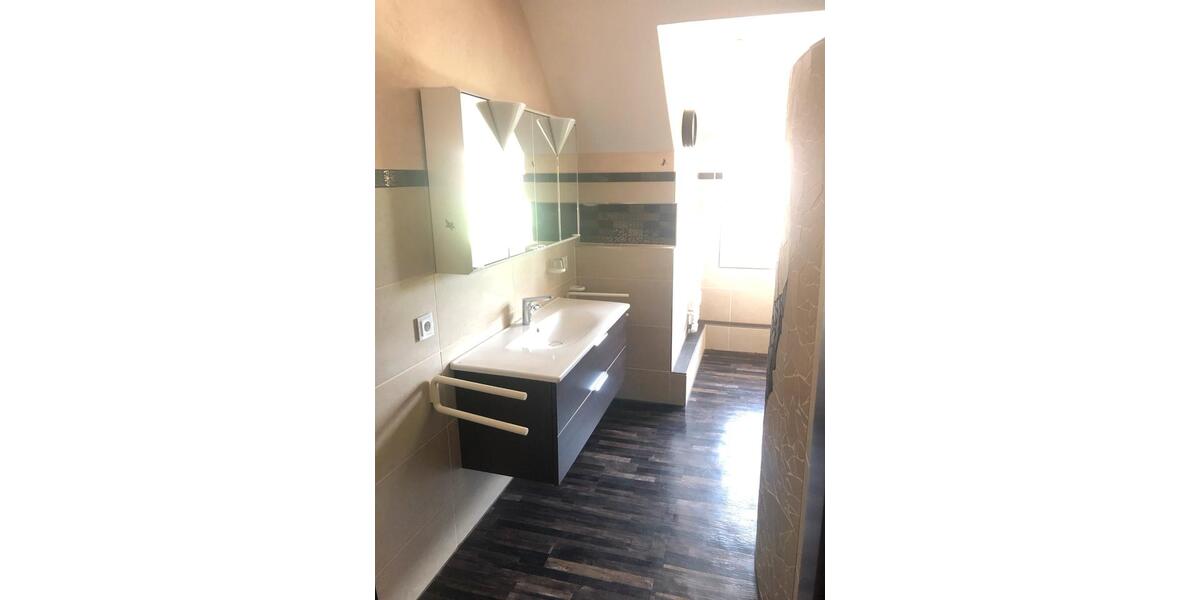 Etagenwohnung Stolzenau - 3 Zimmer, 110 m&sup2;, 715&euro; | Angebot:24372810