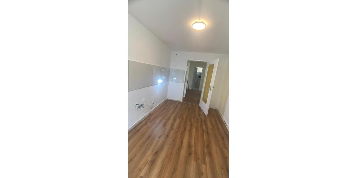 Etagenwohnung Düsseldorf Stadtbezirk 5 - 2 Zimmer, 77 m&sup2;, 1.400&euro; | Angebot:26160667