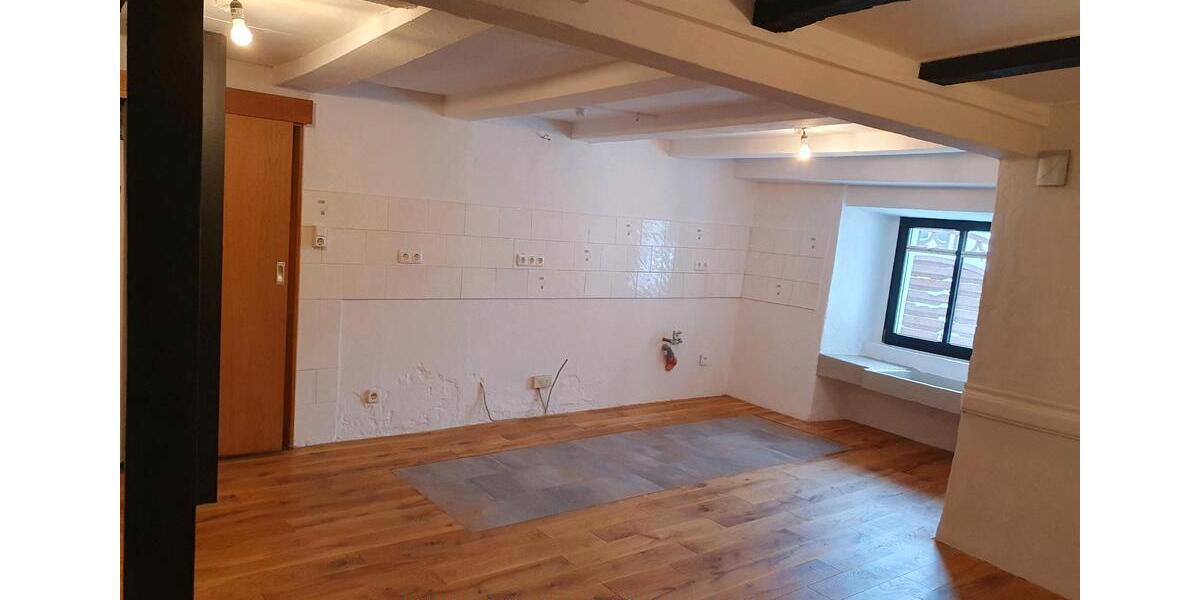 4 Zimmer + KKD2B mit besonderem Charme im Altbau zu mieten 4 zimmer